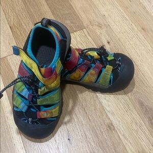 Keen Newport H2 Youth Size 1 Tie Dye Water/Hiking Shoes